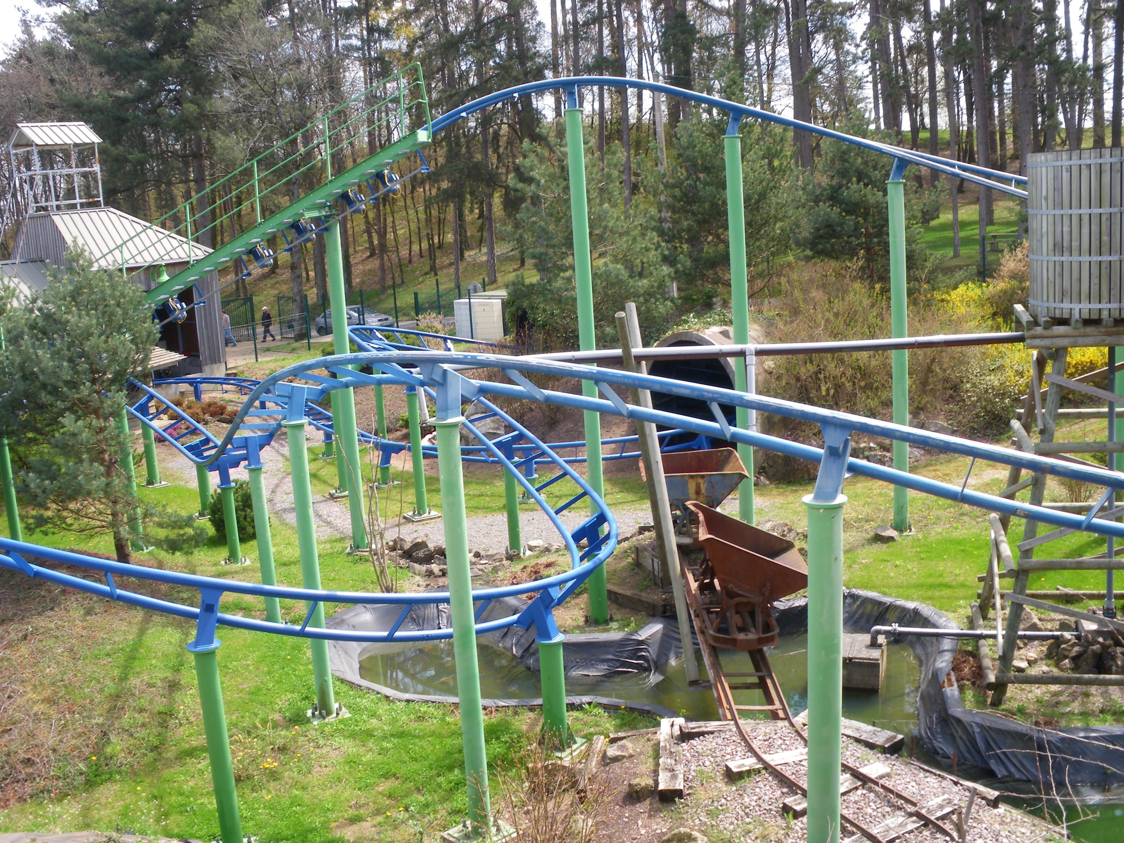 Parc D'attractions Le Creusot En Bourgogne